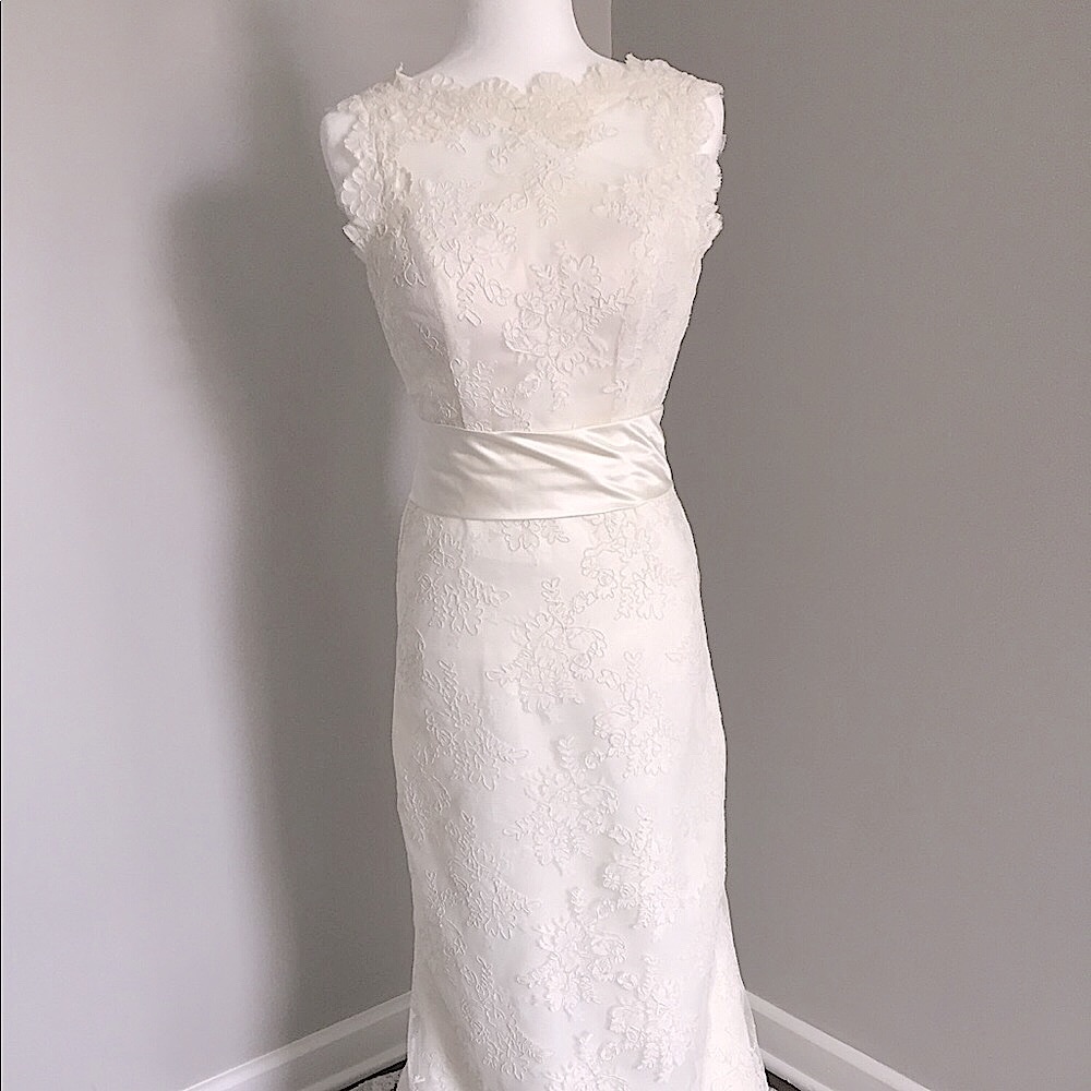 Wedding Dress - Picture 5 of 15